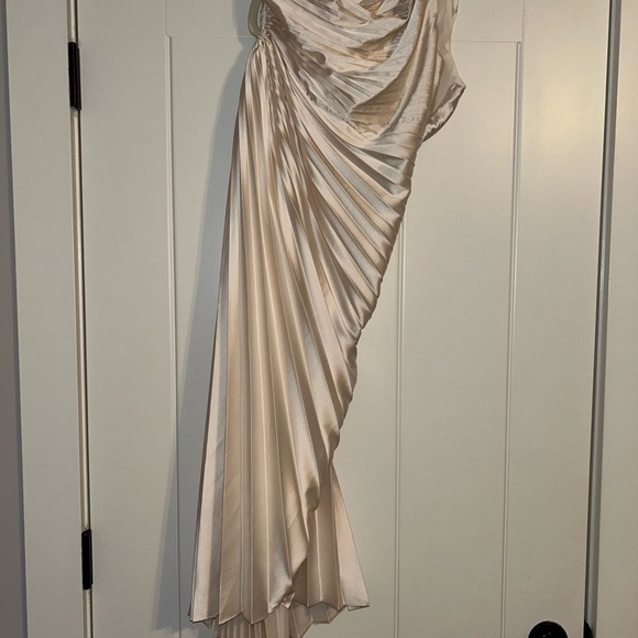 These Three Boutique cream dress new never worn size Small - Picture 4 of 8